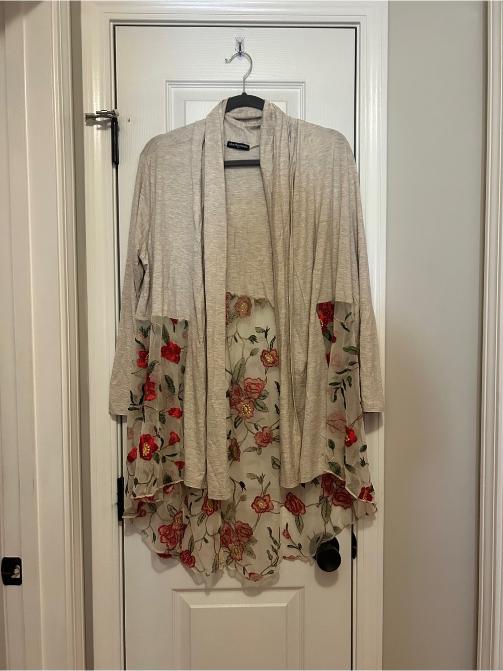 cha cha vente Heathered Cream Open-Front Cardigan with Floral Lace